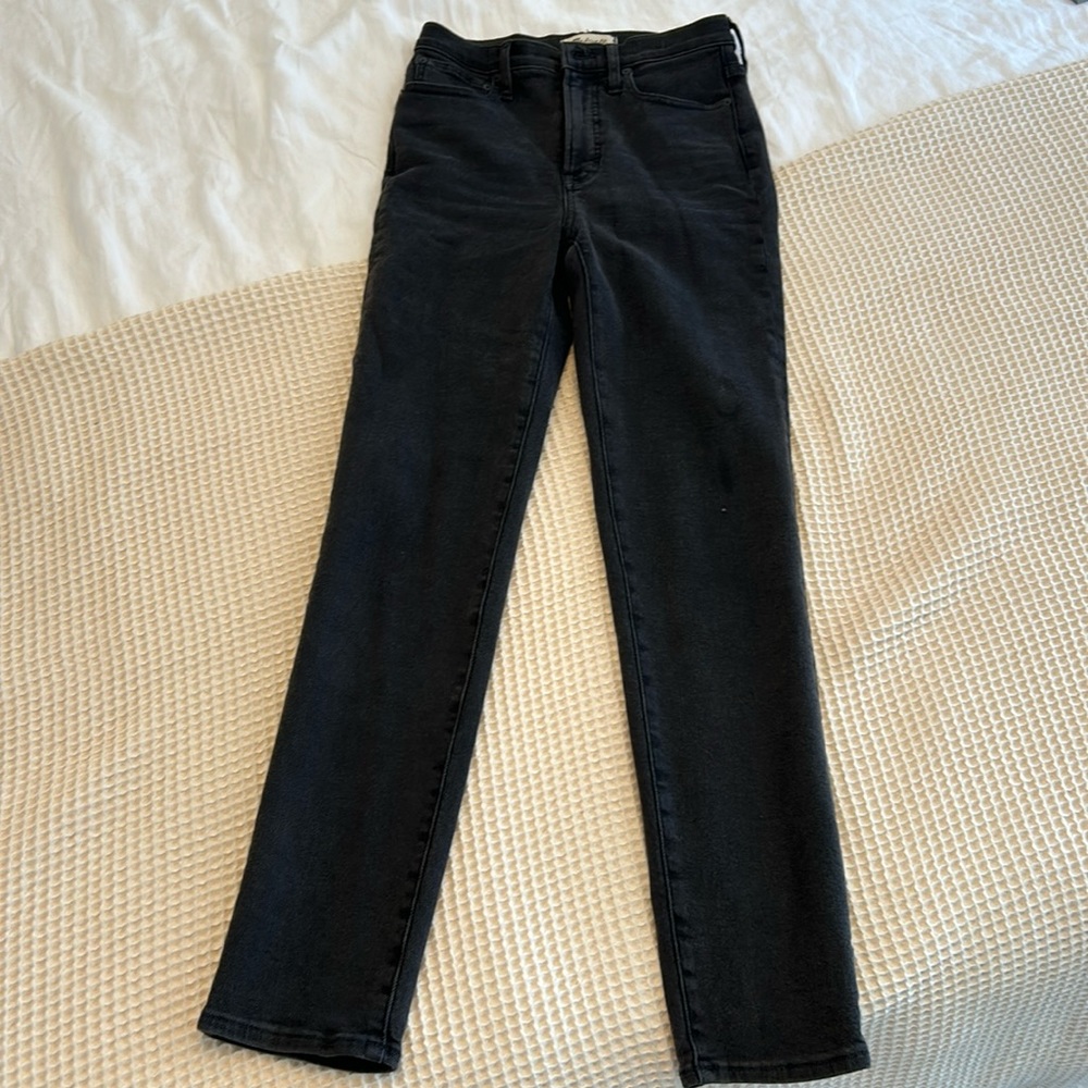 Madewell “perfect vintage jean” size 27 tall in starkey wash